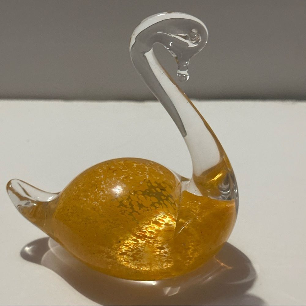 Vintage Swan Art‎ Glass Clear & Yellow Paperweight / Figurine 5" Decor